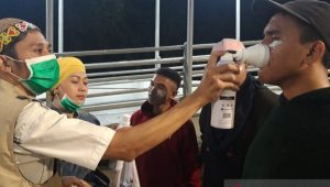 Crisis Care Center-Gerakan Pemuda Islam bantu tabung oksigen pedemo